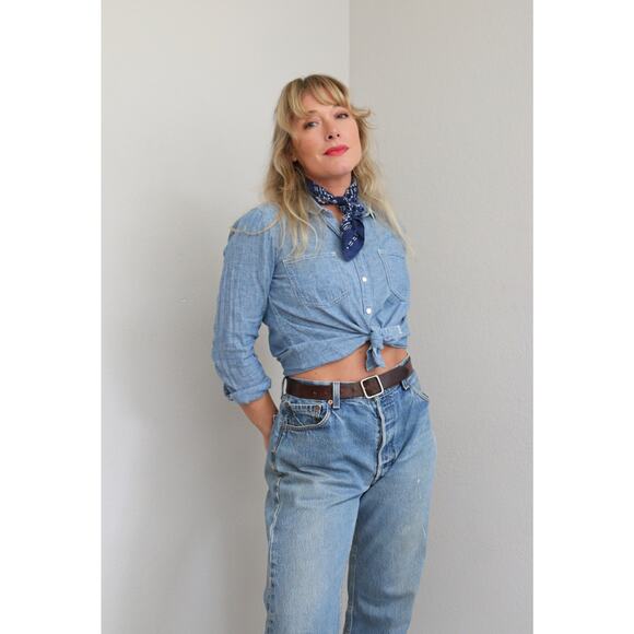 2000's Vintage Levi's 501 Light Wash Button Fly Jeans ~ Women's LG XL 35" to 36" - Picture 6 of 10